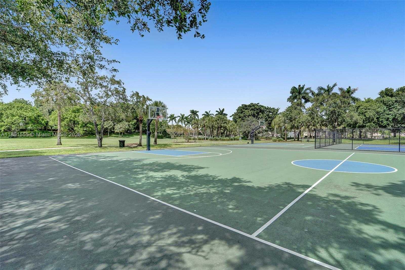 Small Image of 3652 FALCON RIDGE CIR, Weston Number 46