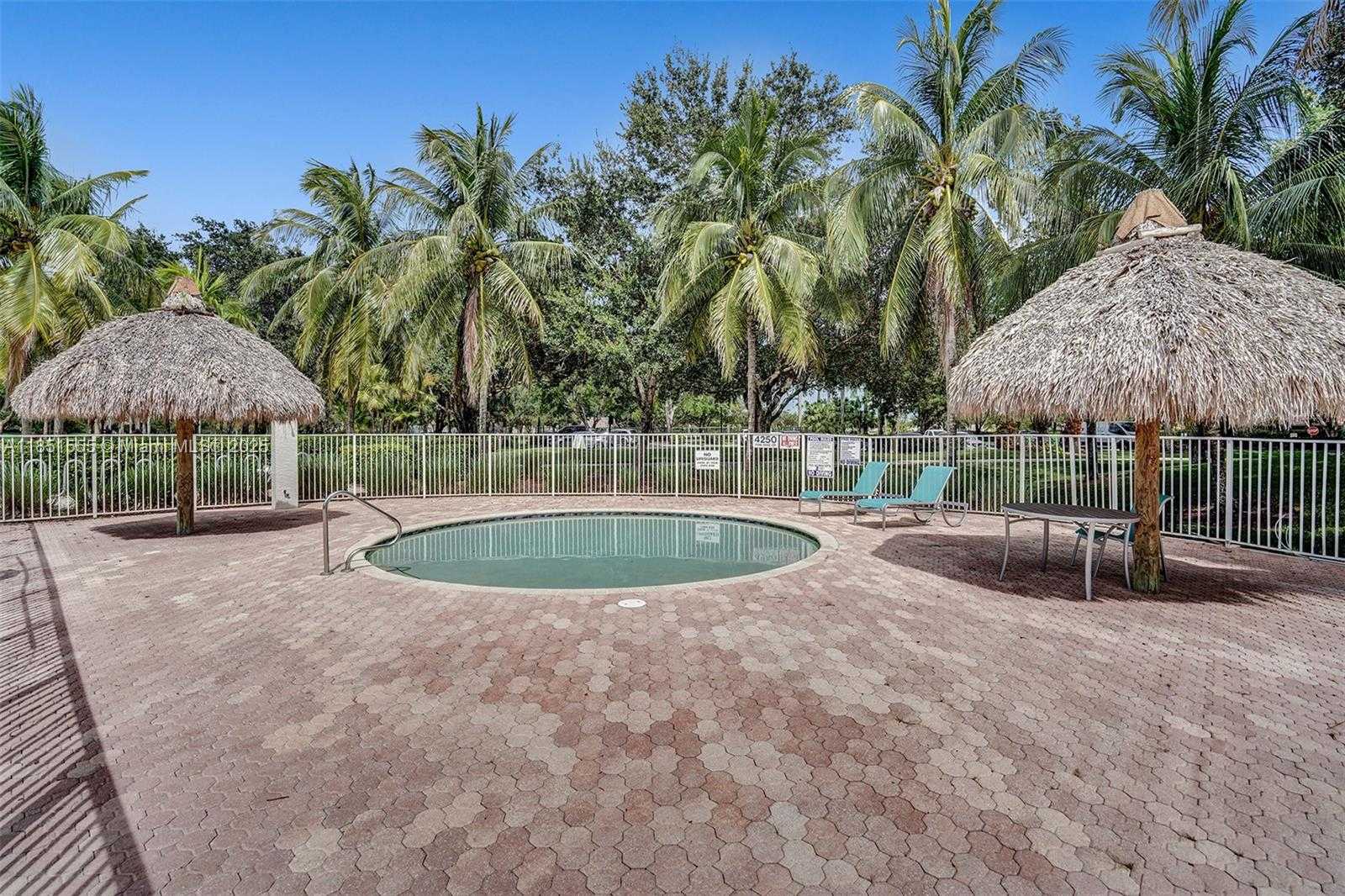 Small Image of 3652 FALCON RIDGE CIR, Weston Number 50
