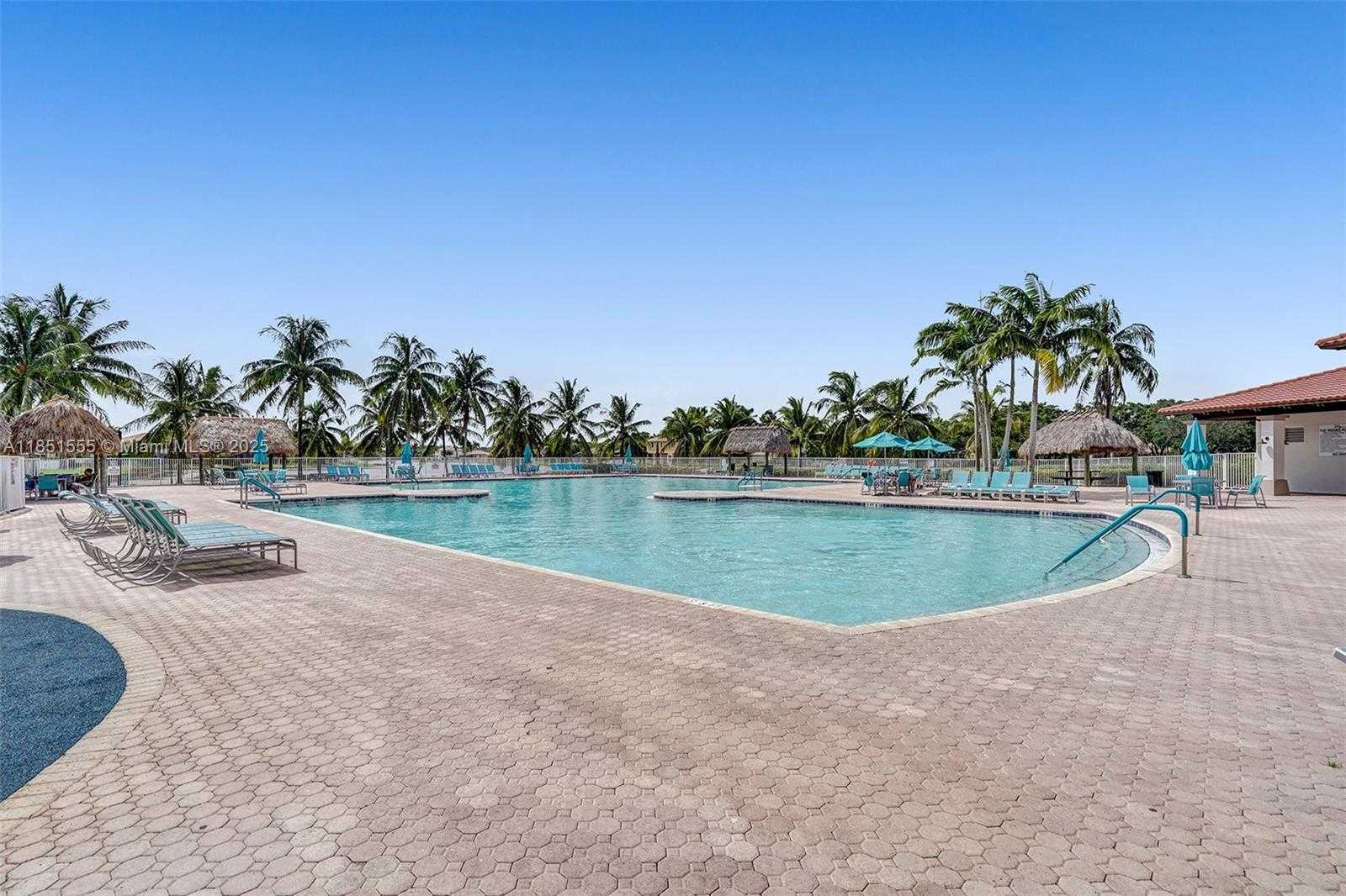 Small Image of 3652 FALCON RIDGE CIR, Weston Number 51