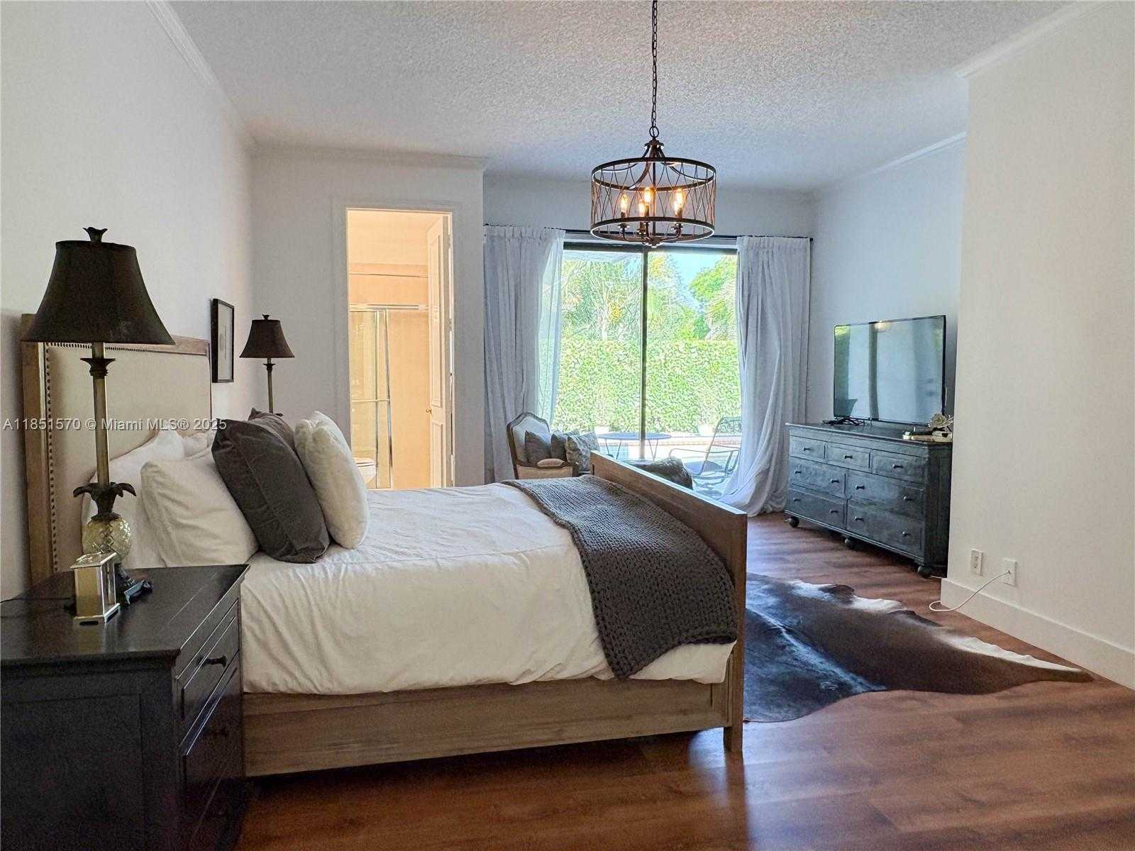 Small Image of 2530 WINDSOR WAY CT #N/A, Wellington Number 16