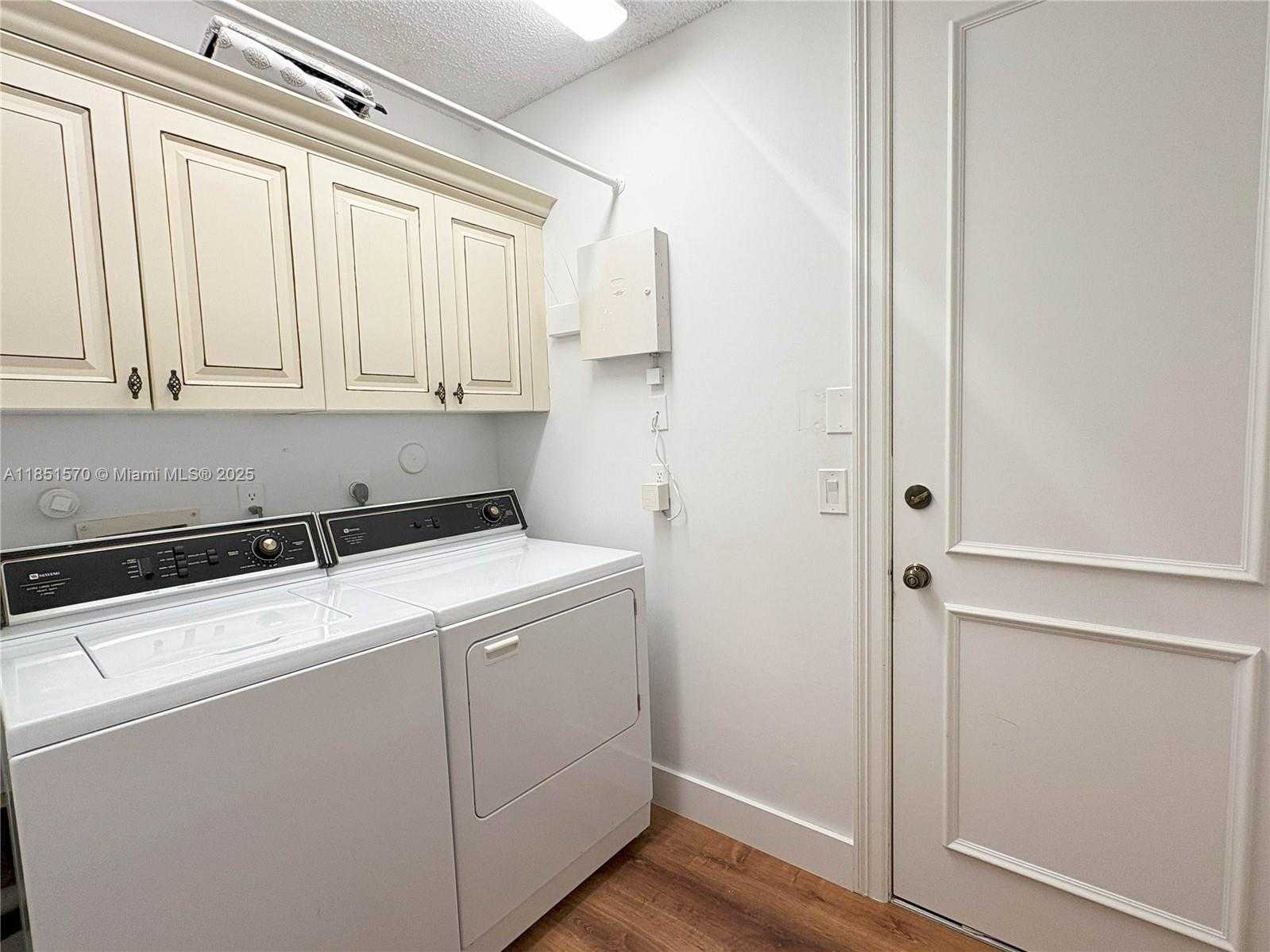 Small Image of 2530 WINDSOR WAY CT #N/A, Wellington Number 23