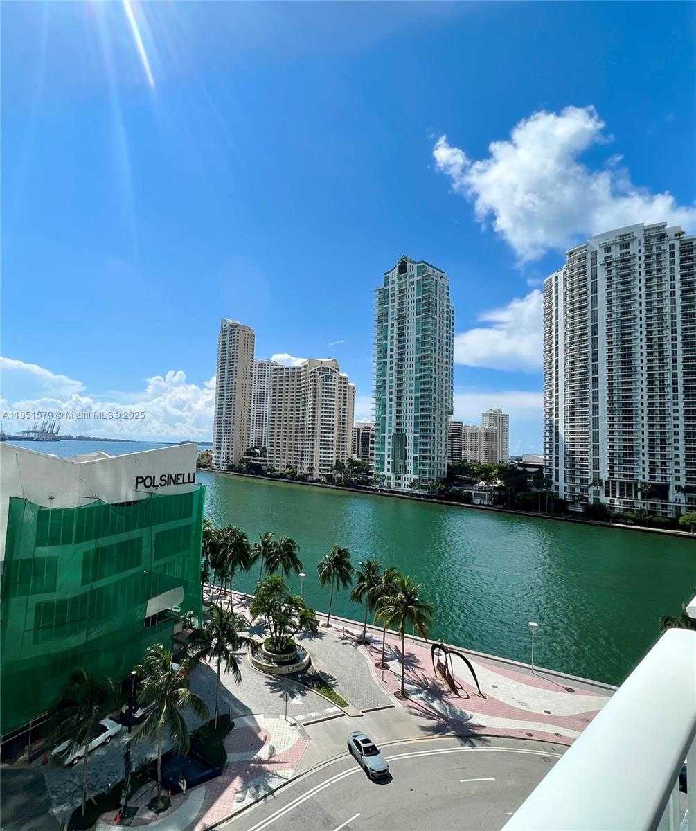 Small Image of 300 SOUTH BISCAYNE BLVD #Loft 826, Miami Number 12
