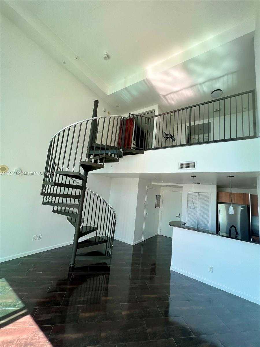 Small Image of 300 SOUTH BISCAYNE BLVD #Loft 826, Miami Number 14