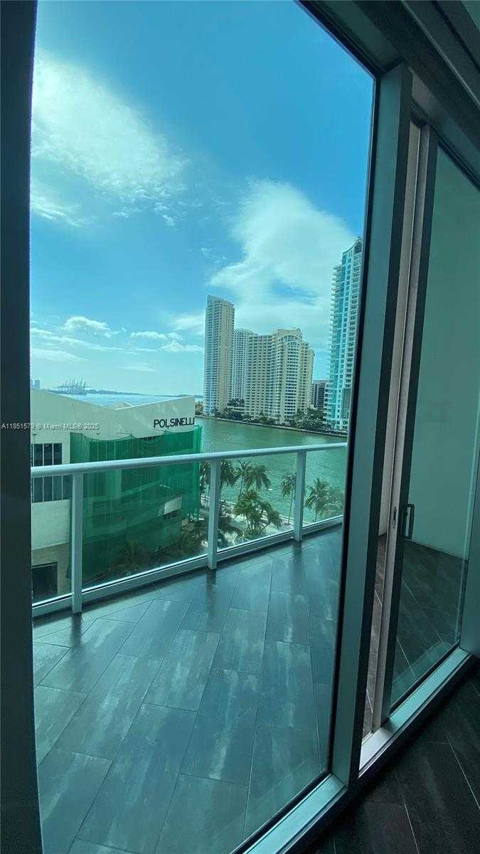Small Image of 300 SOUTH BISCAYNE BLVD #Loft 826, Miami Number 19