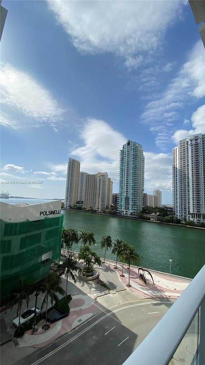 Small Image of 300 SOUTH BISCAYNE BLVD #Loft 826, Miami Number 21