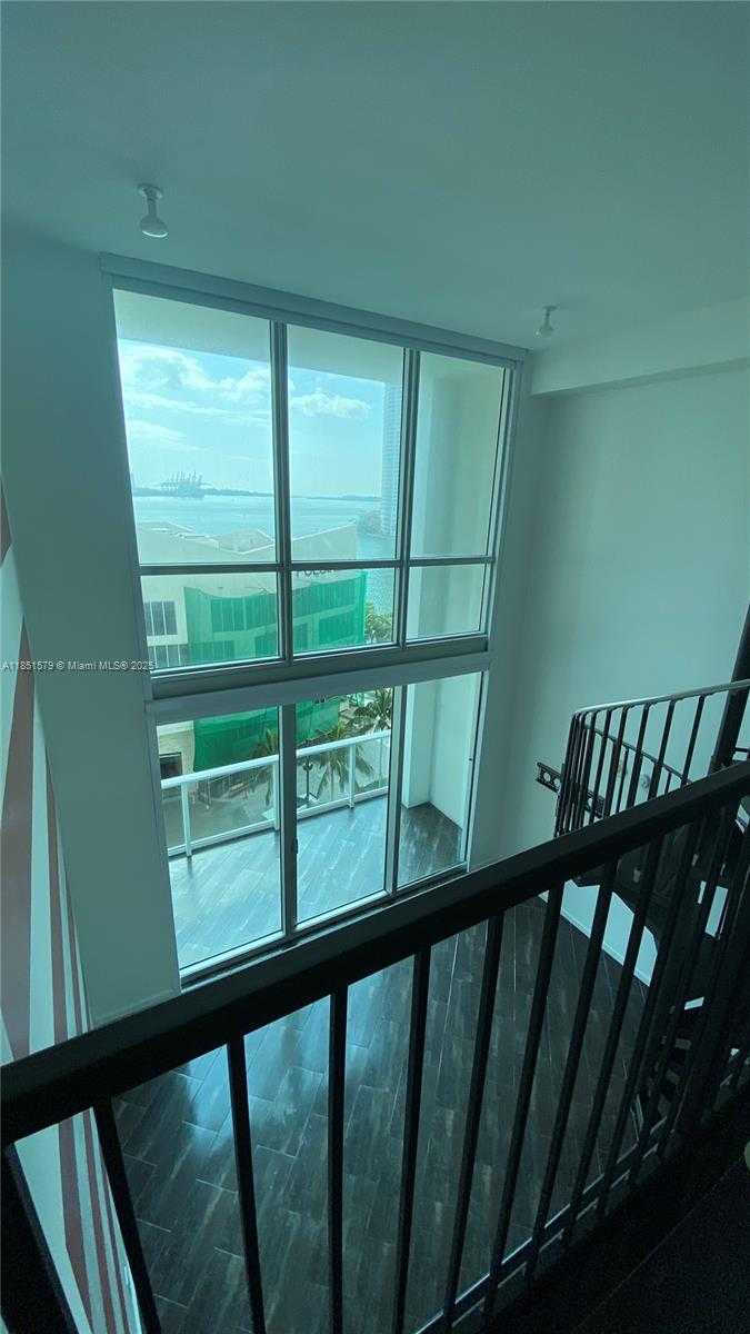 Small Image of 300 SOUTH BISCAYNE BLVD #Loft 826, Miami Number 27