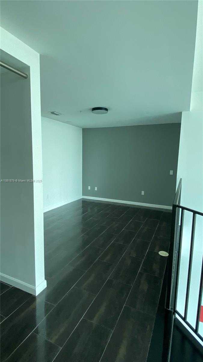 Small Image of 300 SOUTH BISCAYNE BLVD #Loft 826, Miami Number 29