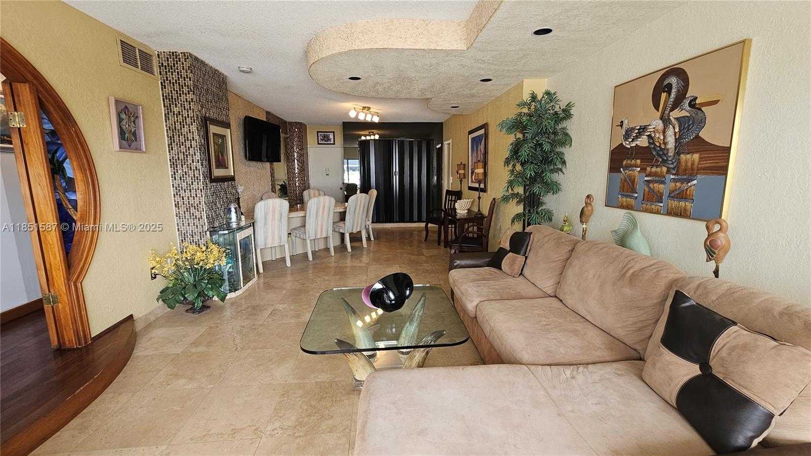 Small Image of 1950 SOUTH OCEAN DR #2N, Hallandale Beach Number 12