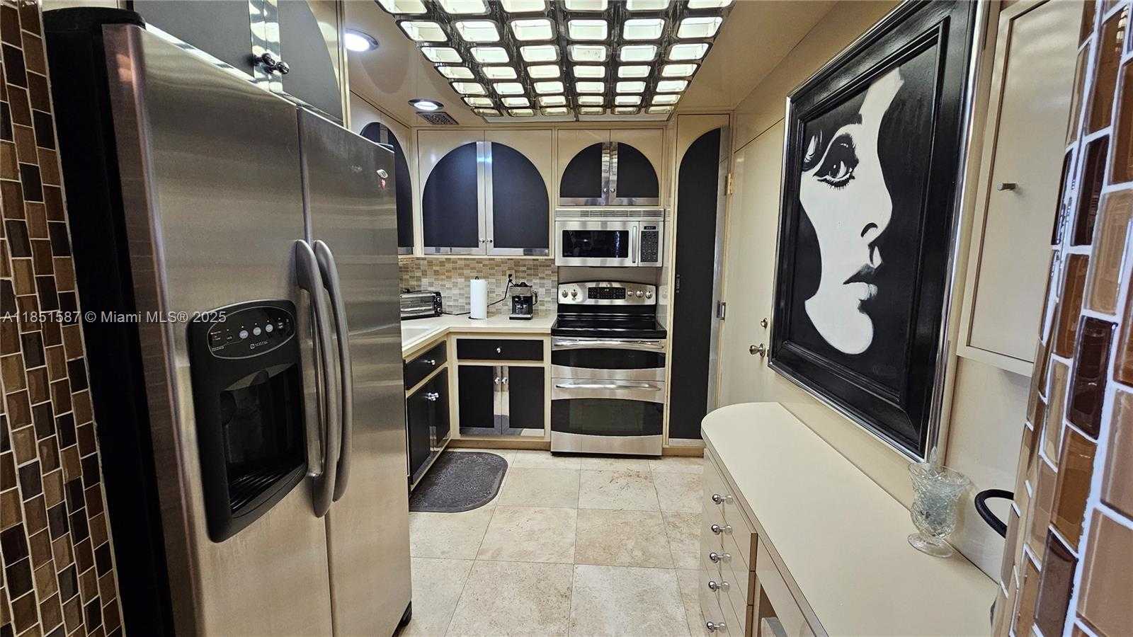 Small Image of 1950 SOUTH OCEAN DR #2N, Hallandale Beach Number 4