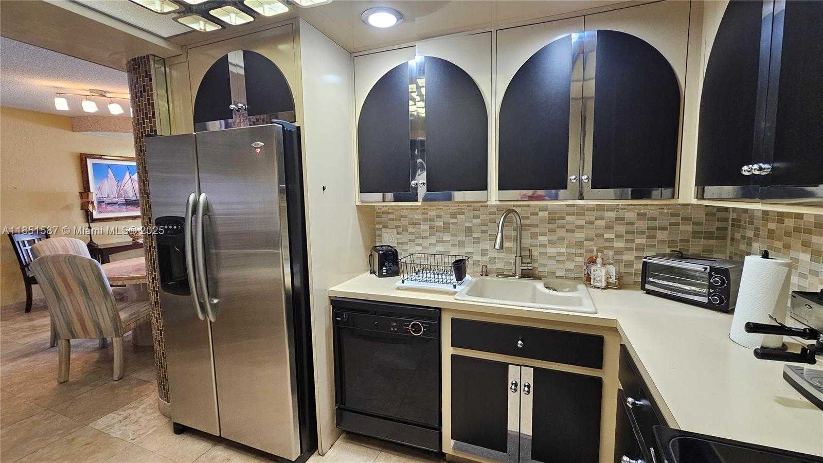 Small Image of 1950 SOUTH OCEAN DR #2N, Hallandale Beach Number 5
