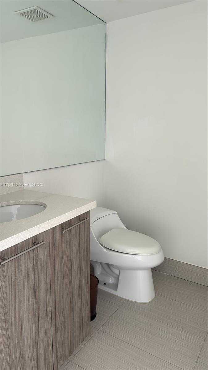 Small Image of 6700 INDIAN CREEK DR #707, Miami Beach Number 21