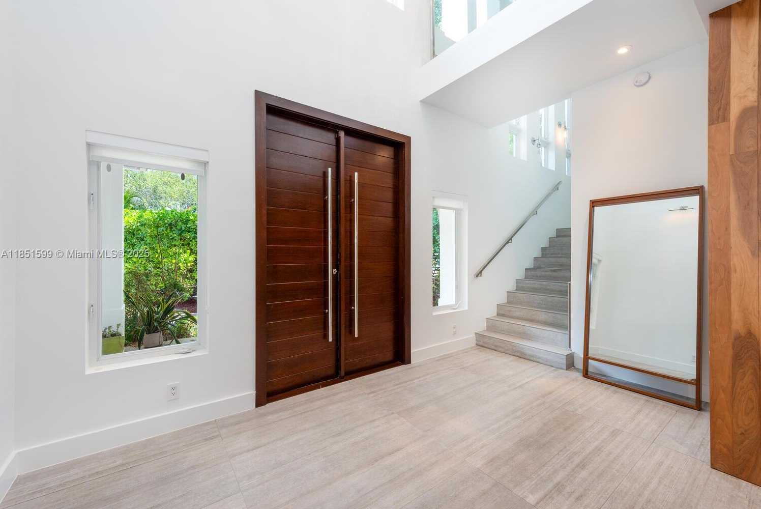 Small Image of 3875 PARK AVE, Miami Number 2