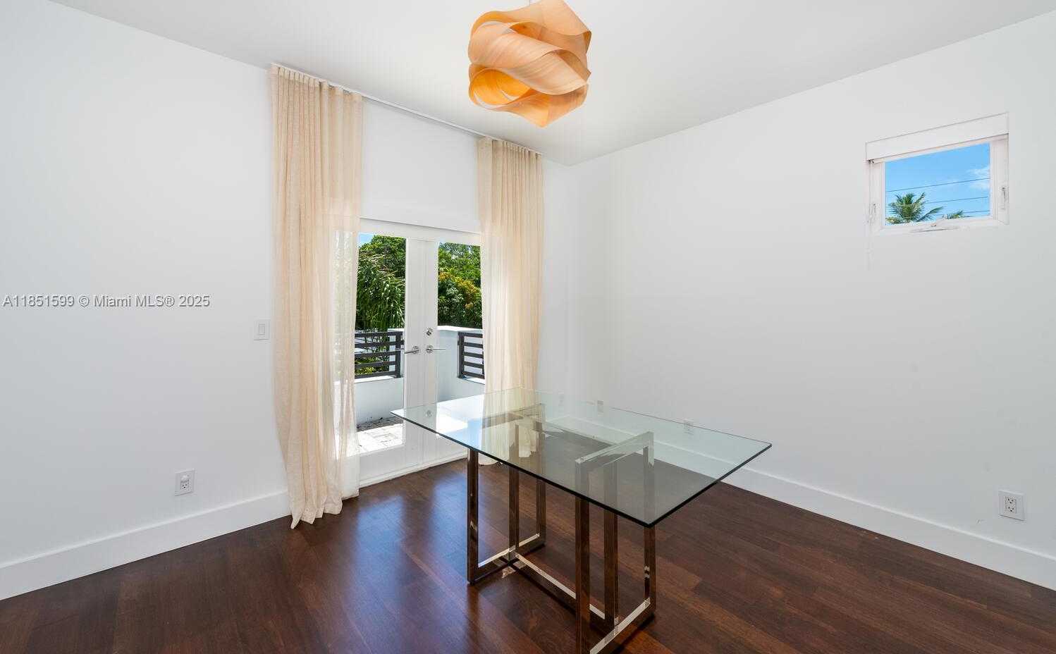 Small Image of 3875 PARK AVE, Miami Number 23