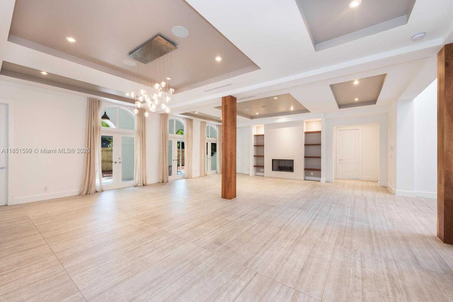 Small Image of 3875 PARK AVE, Miami Number 3