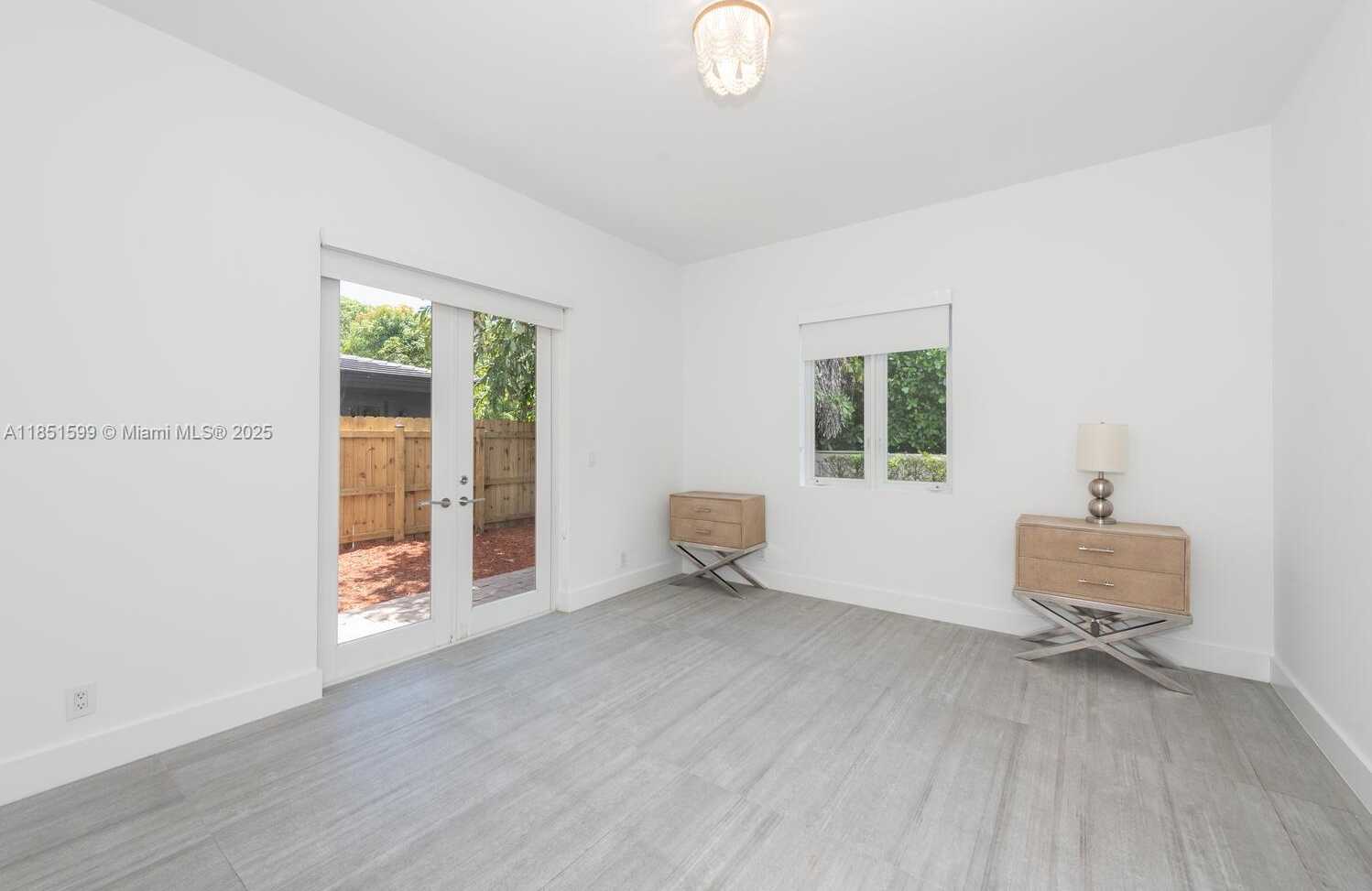 Small Image of 3875 PARK AVE, Miami Number 30