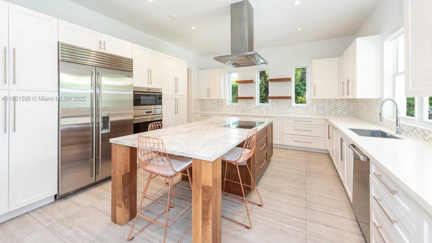 Small Image of 3875 PARK AVE, Miami Number 8