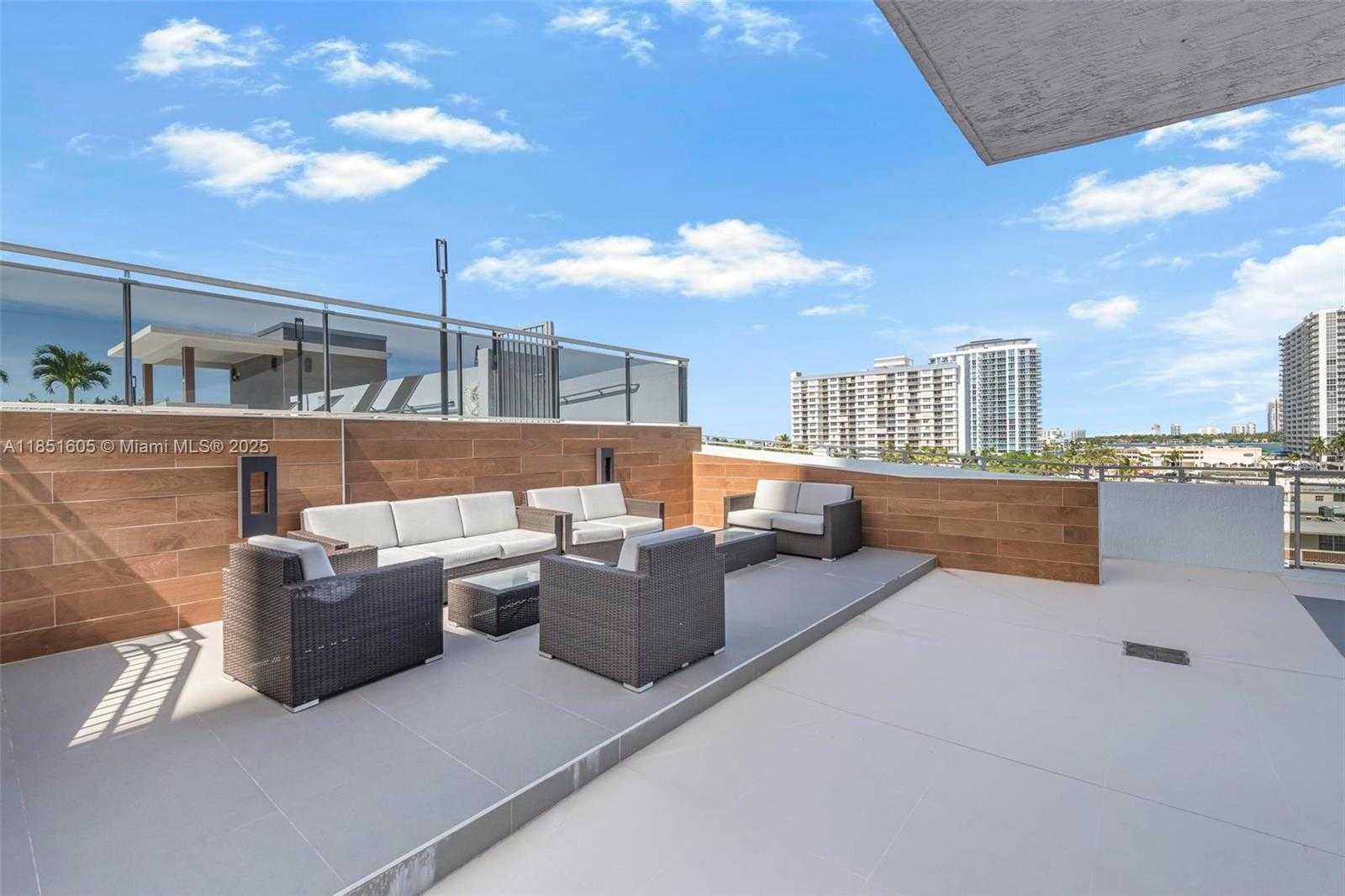 Small Image of 7901 HISPANOLA AVE #603, North Bay Village Number 32