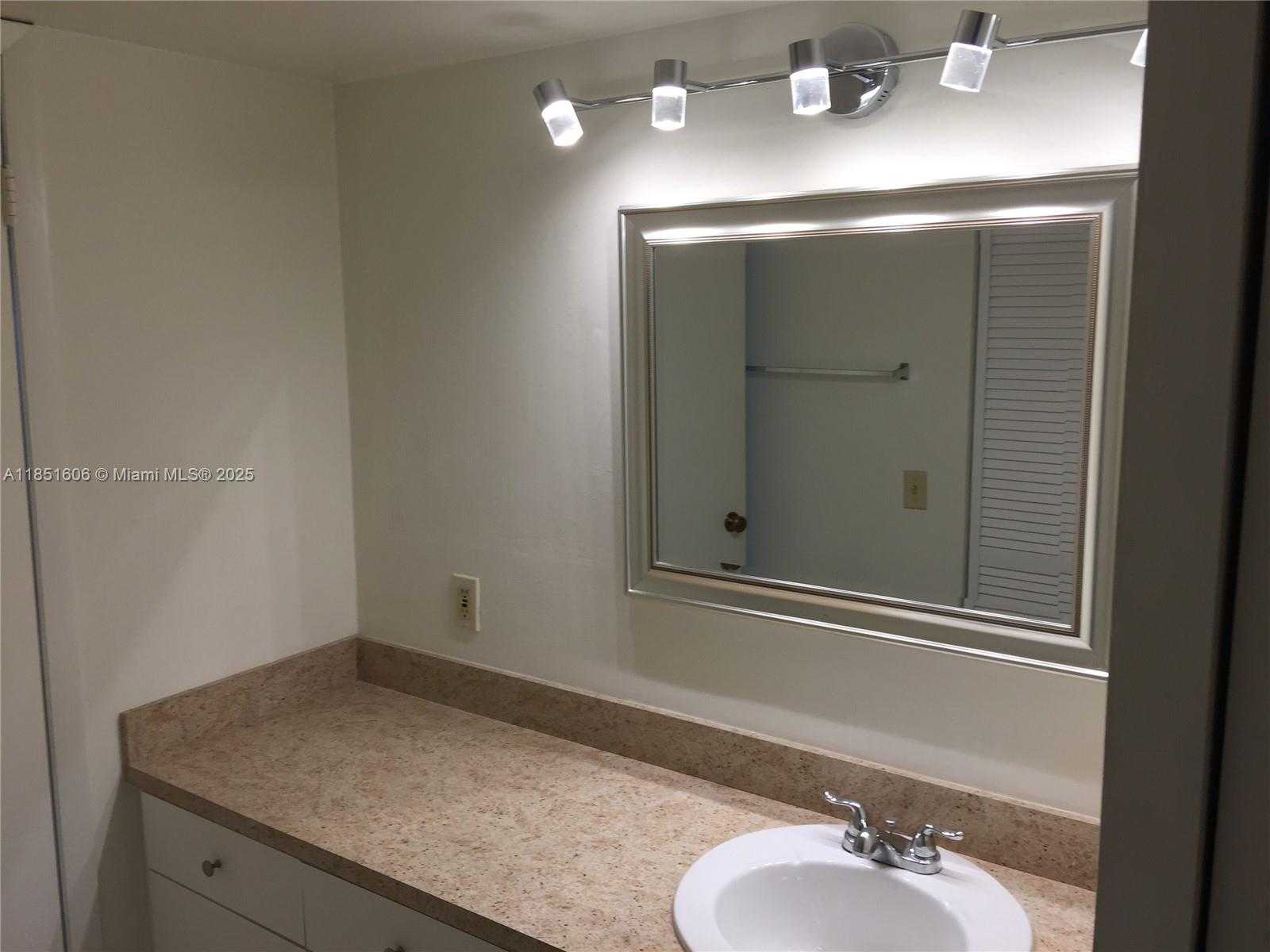Small Image of 10808 NORTH KENDALL DR #Q-4, Miami Number 10