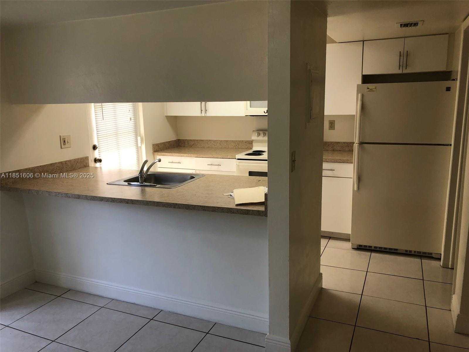 Small Image of 10808 NORTH KENDALL DR #Q-4, Miami Number 9