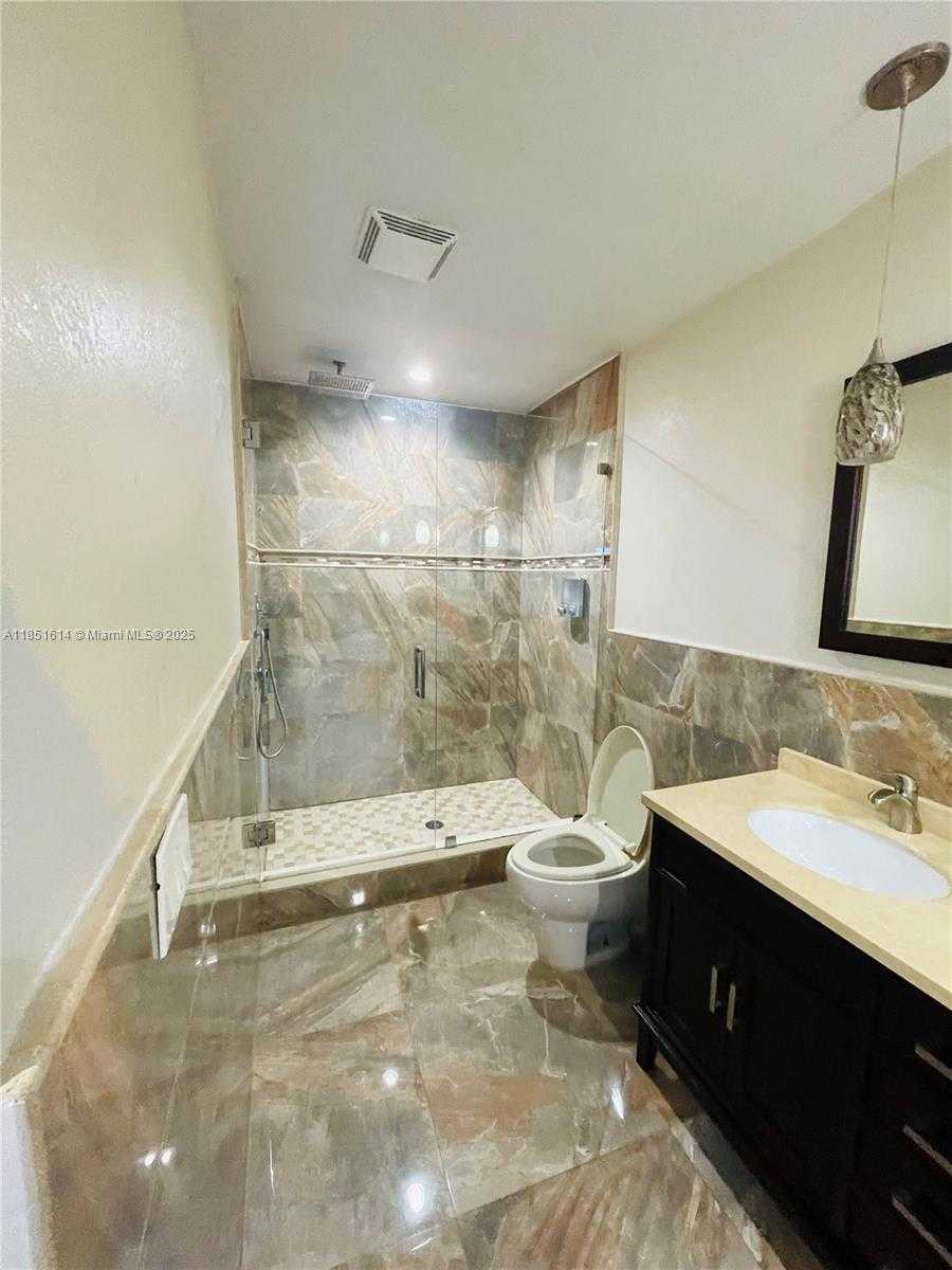 Small Image of 19800 SOUTH WEST 119TH AVE, Miami Number 12