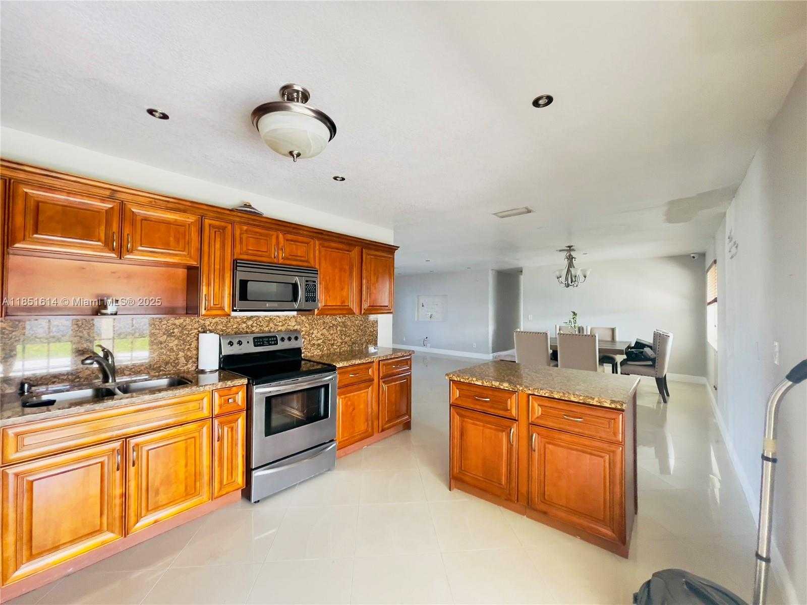 Small Image of 19800 SOUTH WEST 119TH AVE, Miami Number 18