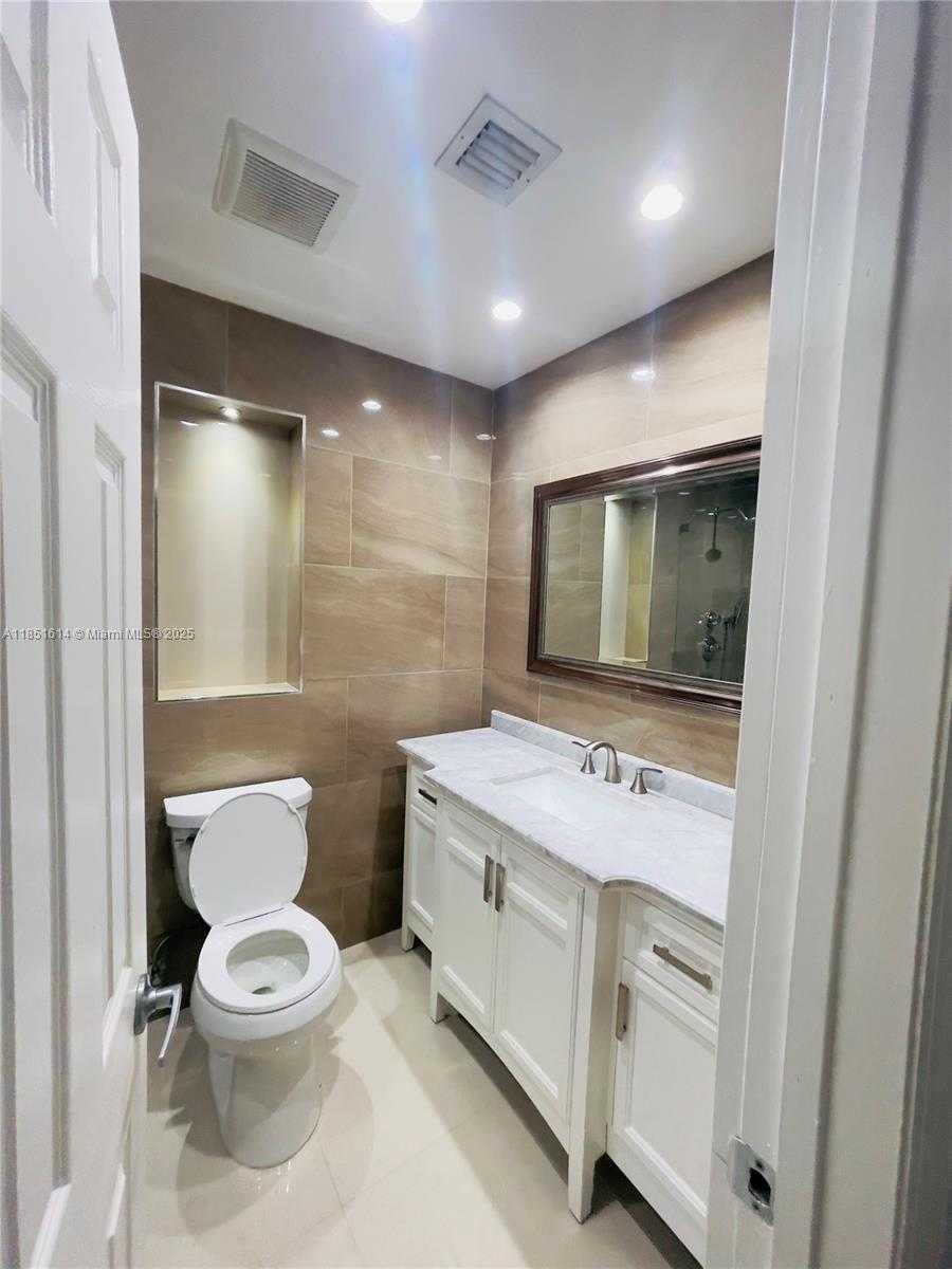 Small Image of 19800 SOUTH WEST 119TH AVE, Miami Number 26