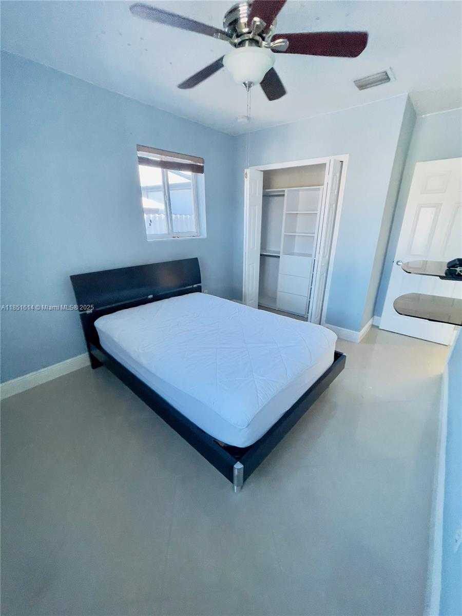 Small Image of 19800 SOUTH WEST 119TH AVE, Miami Number 29