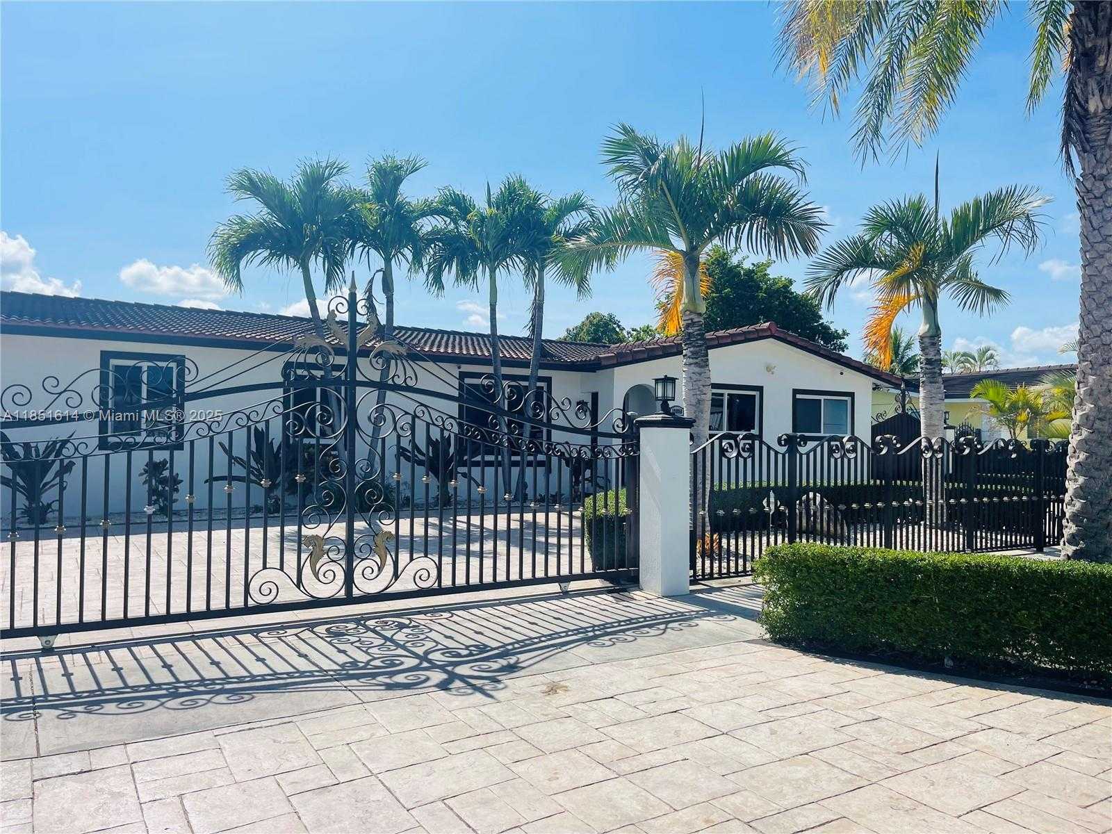 Small Image of 19800 SOUTH WEST 119TH AVE, Miami Number 3