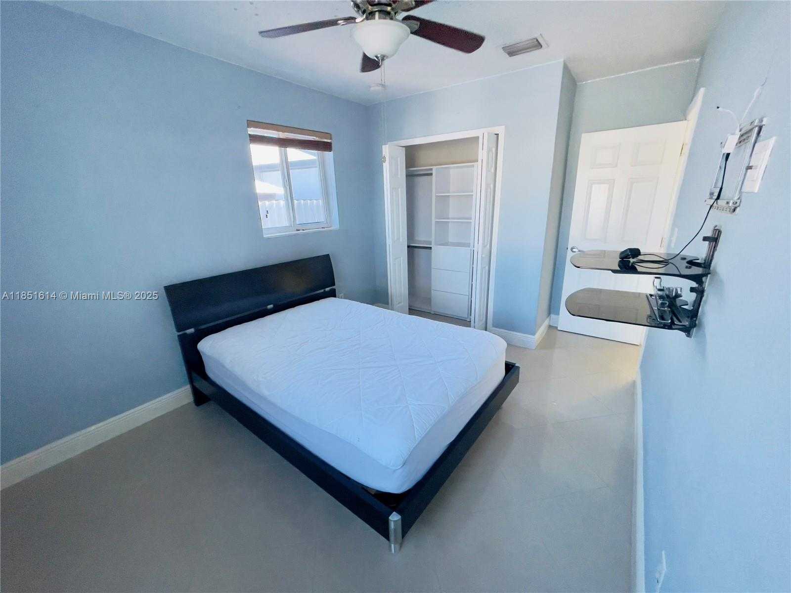 Small Image of 19800 SOUTH WEST 119TH AVE, Miami Number 30