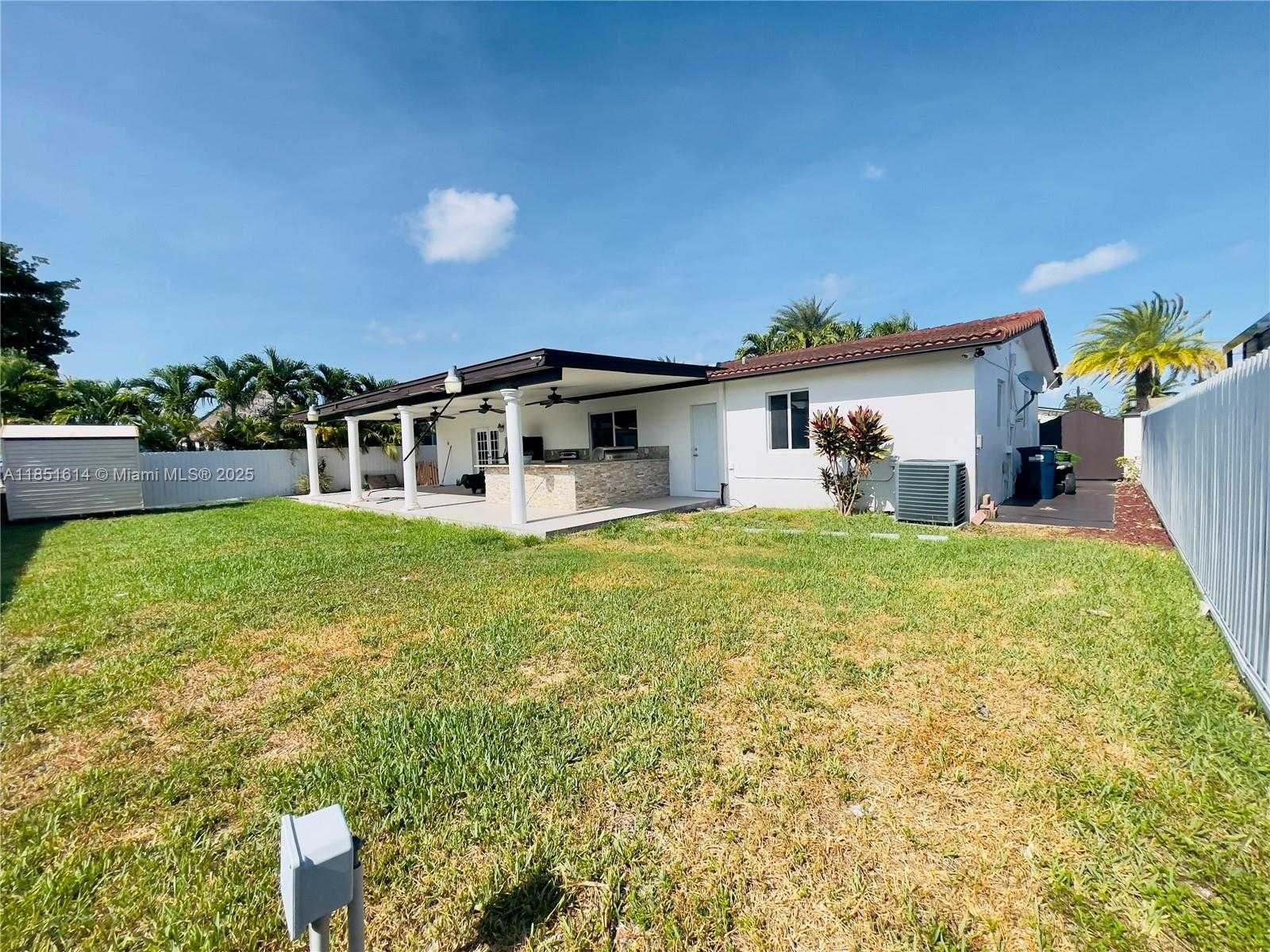 Small Image of 19800 SOUTH WEST 119TH AVE, Miami Number 35
