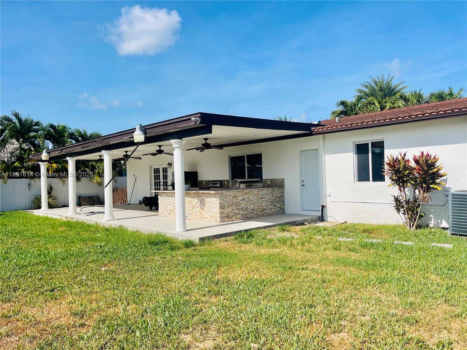 Small Image of 19800 SOUTH WEST 119TH AVE, Miami Number 36