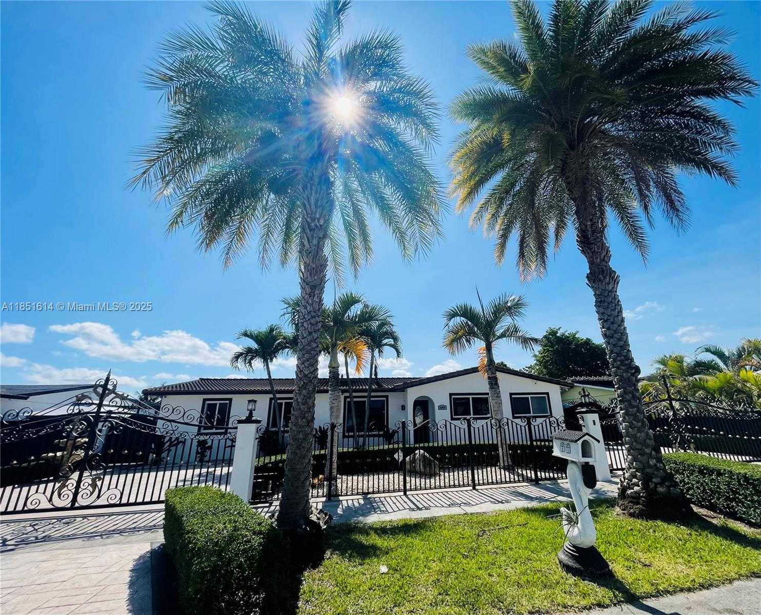 Small Image of 19800 SOUTH WEST 119TH AVE, Miami Number 4