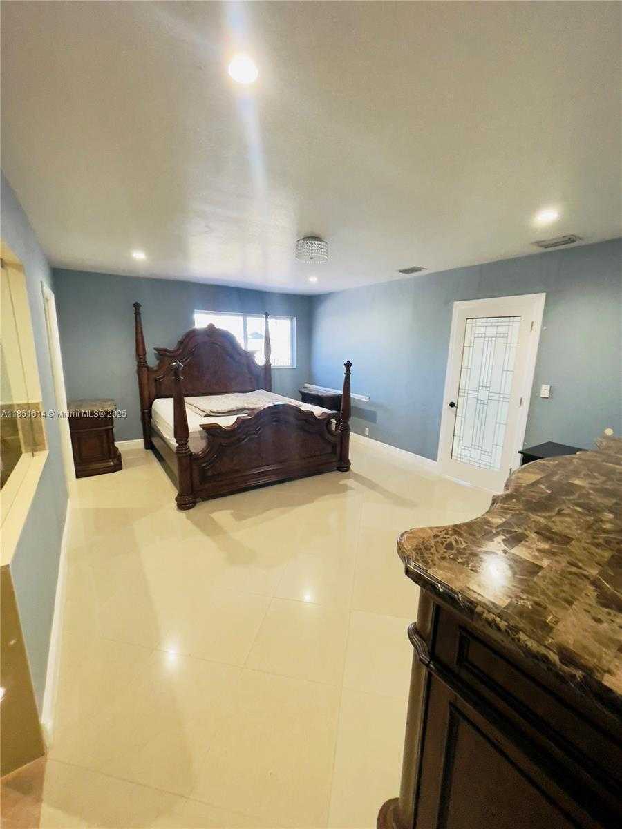 Small Image of 19800 SOUTH WEST 119TH AVE, Miami Number 9