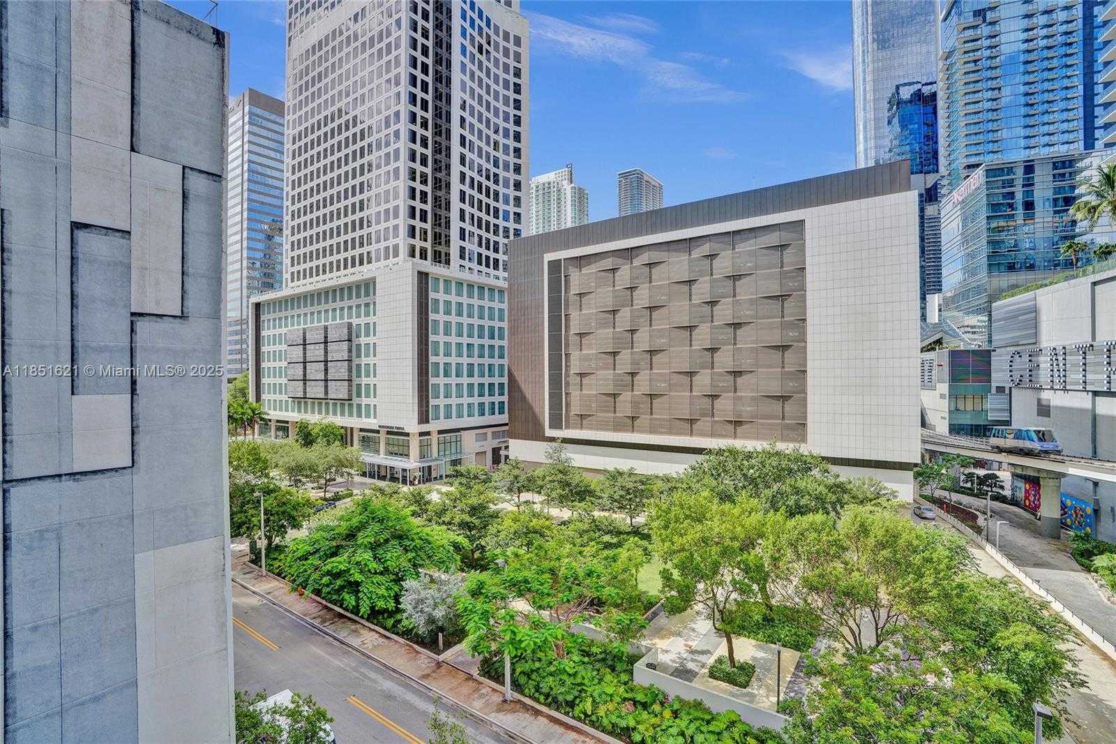 Small Image of 31 SOUTH EAST 6TH ST #805, Miami Number 17
