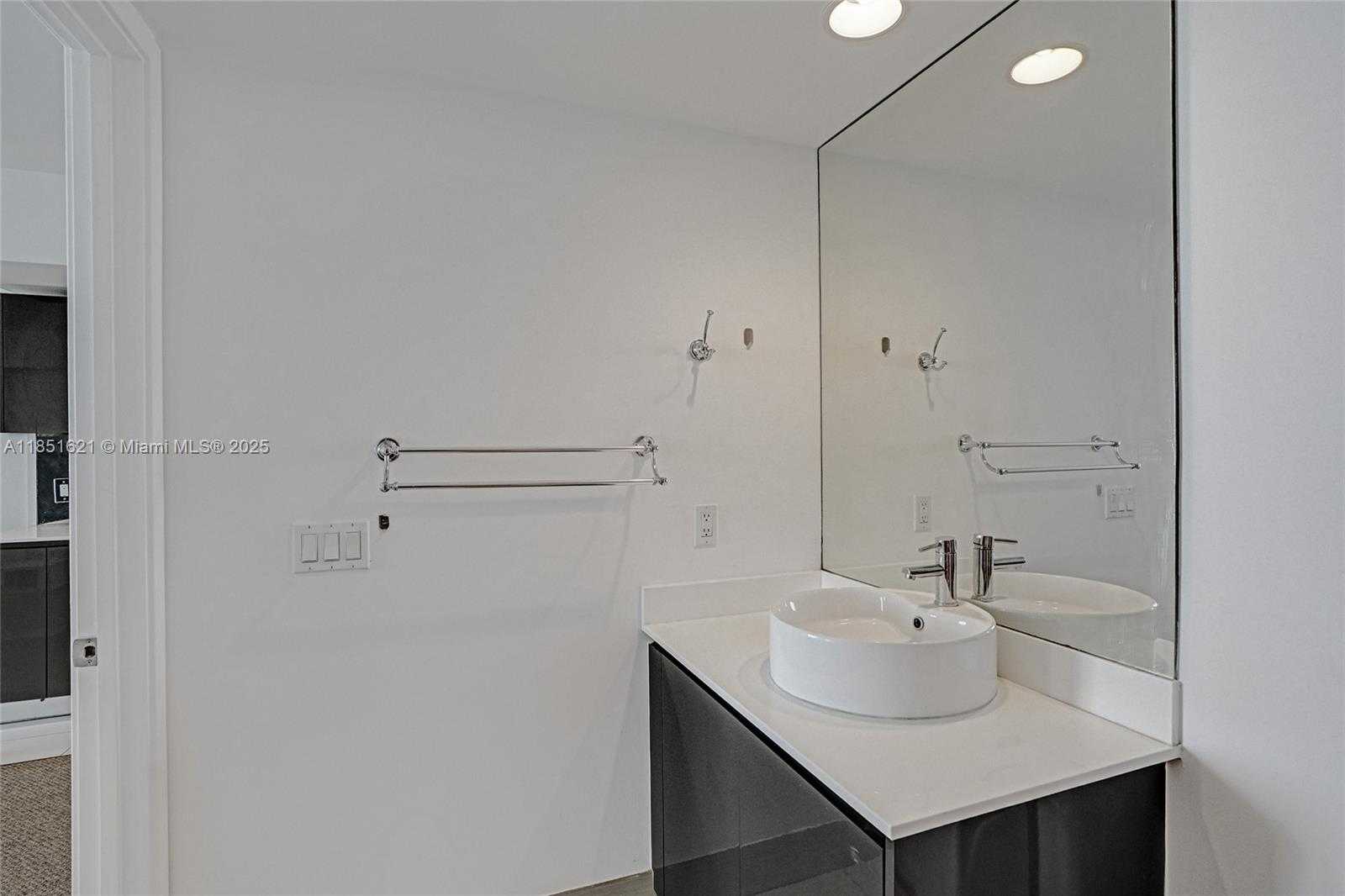 Small Image of 31 SOUTH EAST 6TH ST #805, Miami Number 33