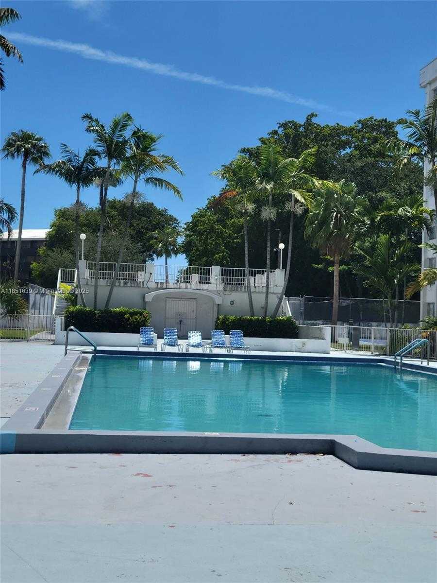 Small Image of 494 NORTH WEST 165TH ST RD #C-202, Miami Number 17