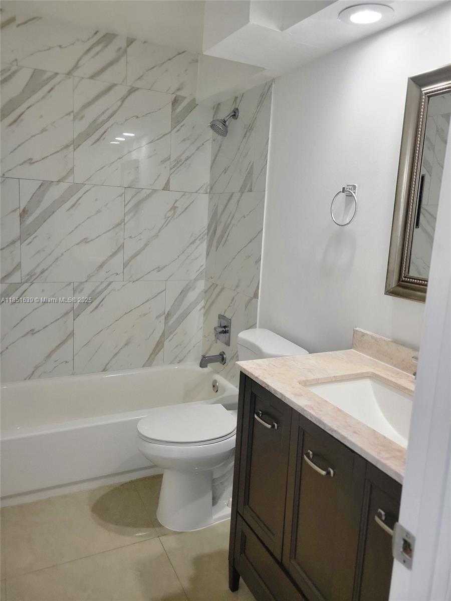 Small Image of 494 NORTH WEST 165TH ST RD #C-202, Miami Number 8