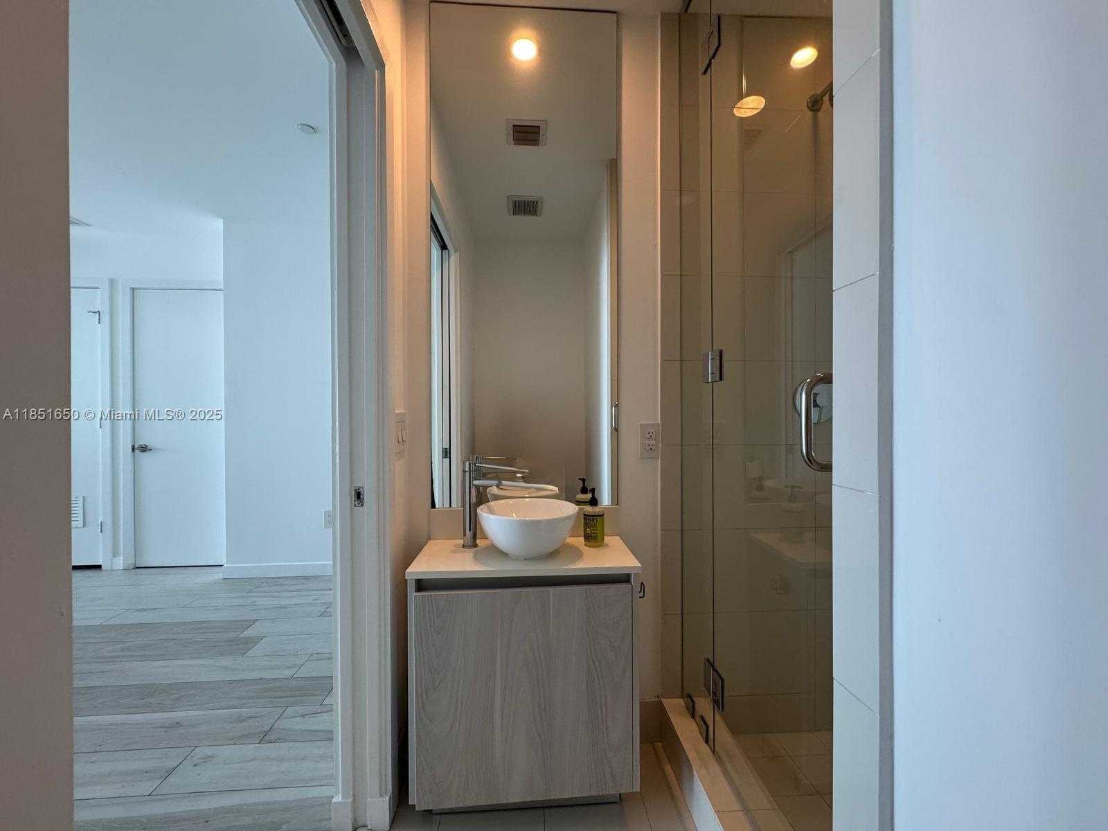Small Image of 480 NORTH EAST 31ST ST #3202, Miami Number 9