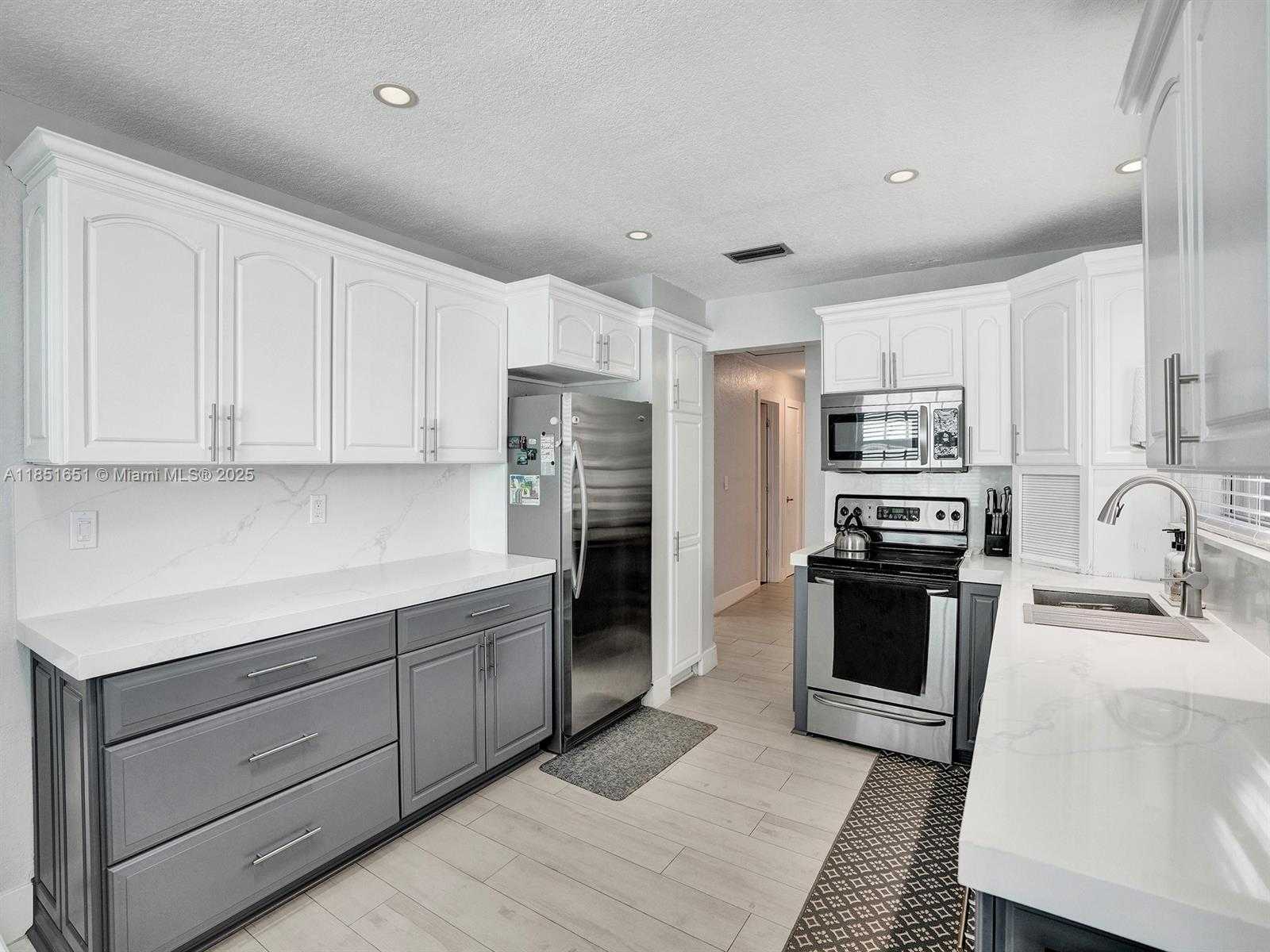 Small Image of 217 SOUTH EAST 5TH ST, Dania Beach Number 4