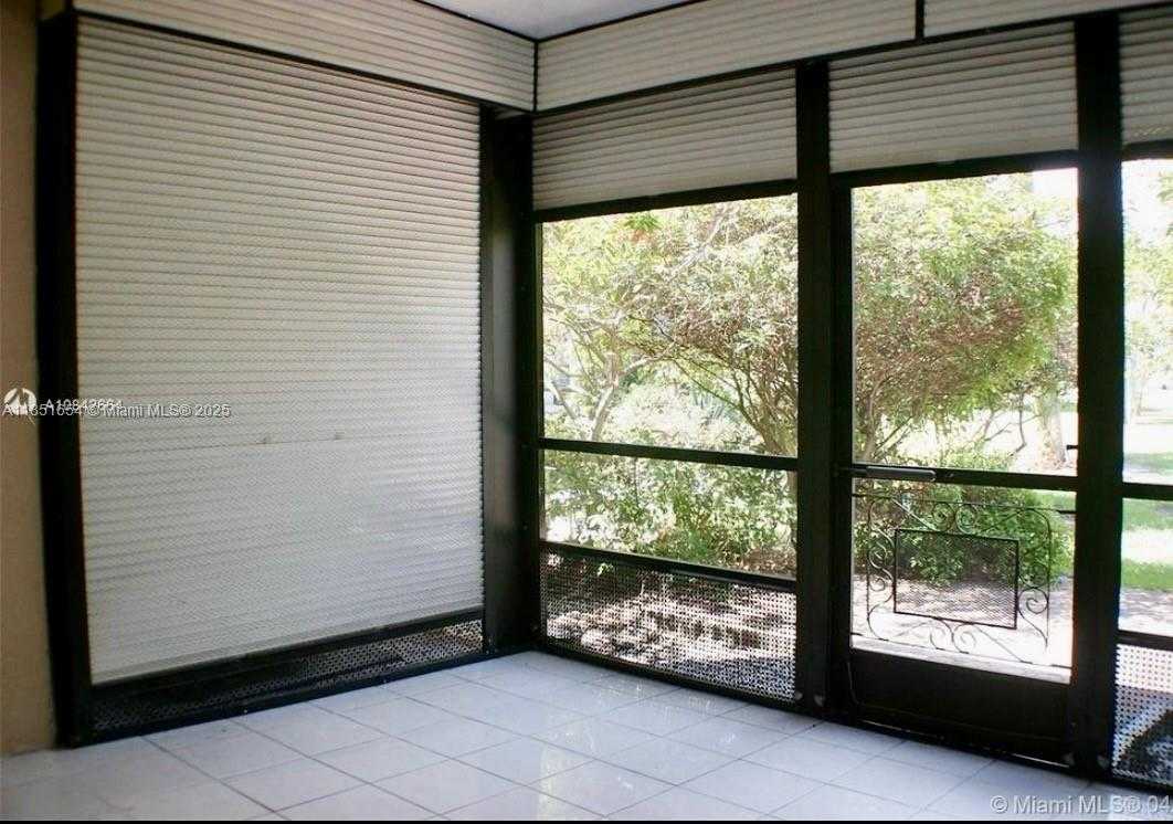 Small Image of 1001 THREE ISLANDS BLVD #28, Hallandale Beach Number 11