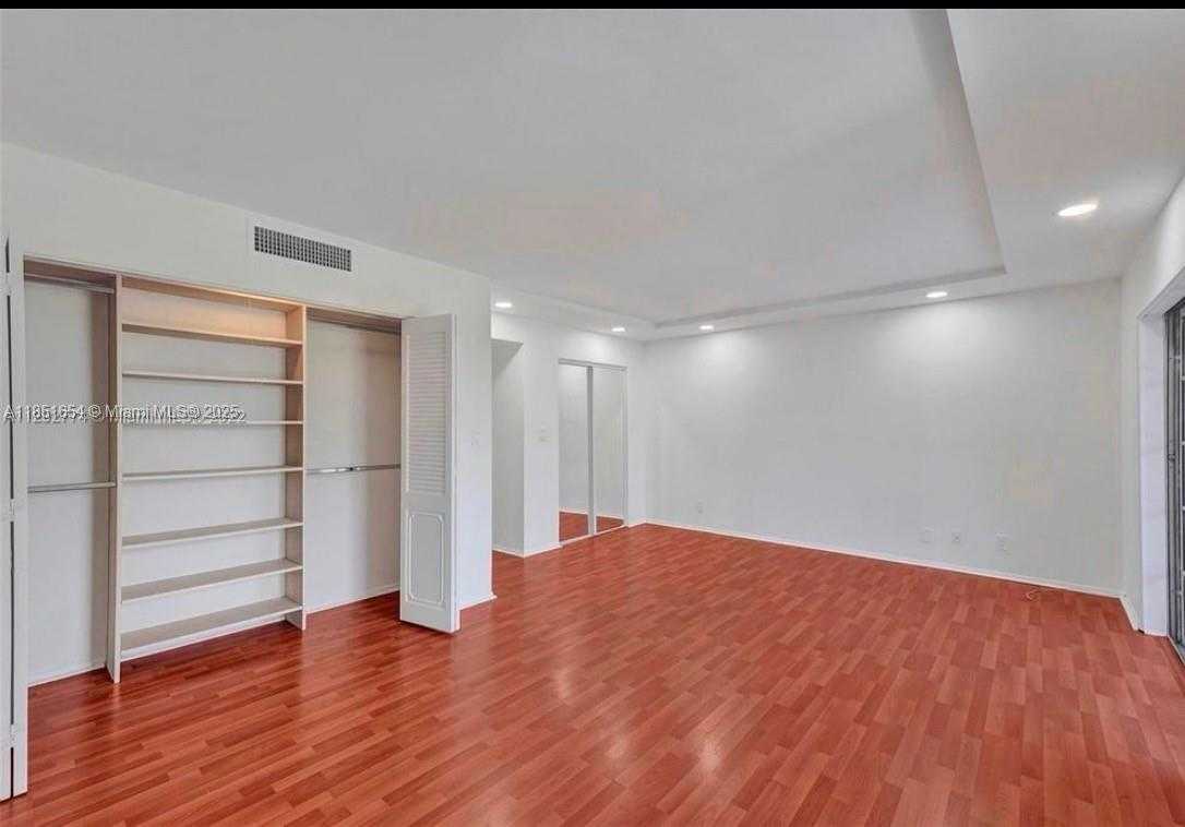 Small Image of 1001 THREE ISLANDS BLVD #28, Hallandale Beach Number 17