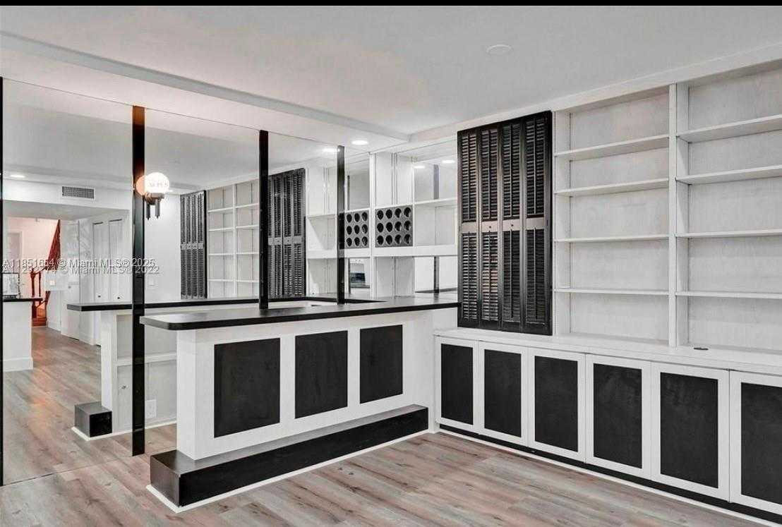 Small Image of 1001 THREE ISLANDS BLVD #28, Hallandale Beach Number 3