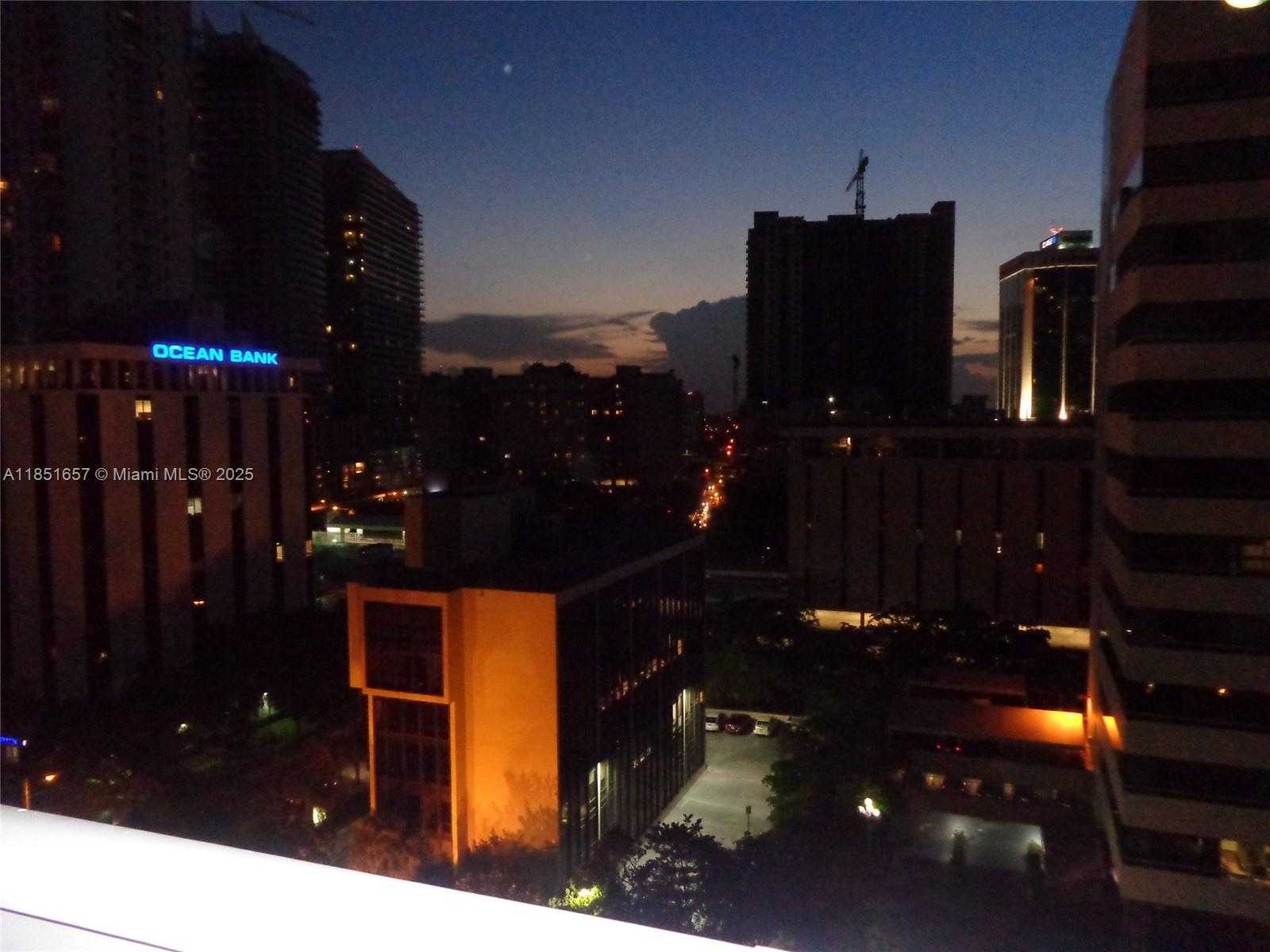 Small Image of 951 BRICKELL AVE #1007, Miami Number 14