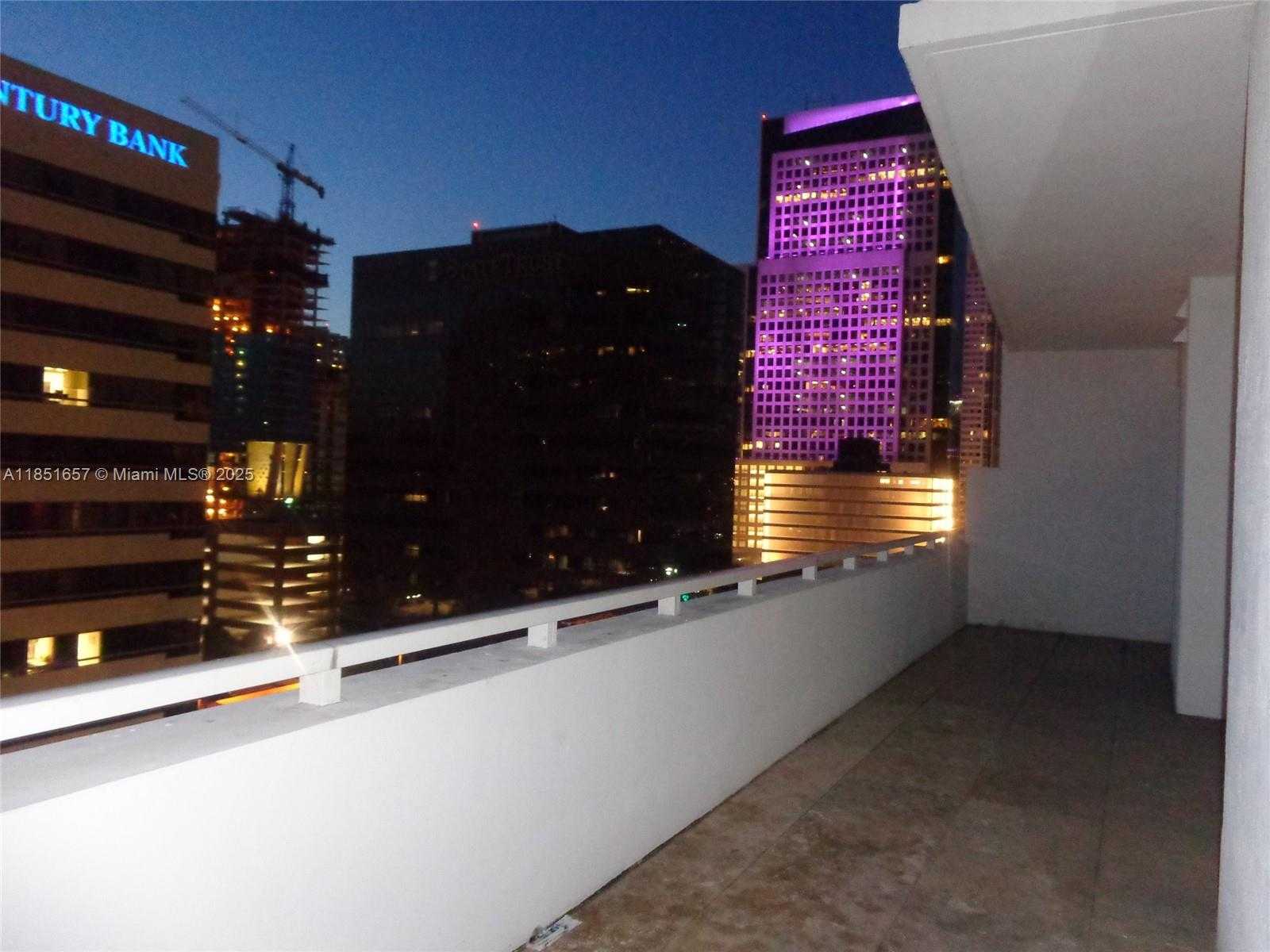 Small Image of 951 BRICKELL AVE #1007, Miami Number 15