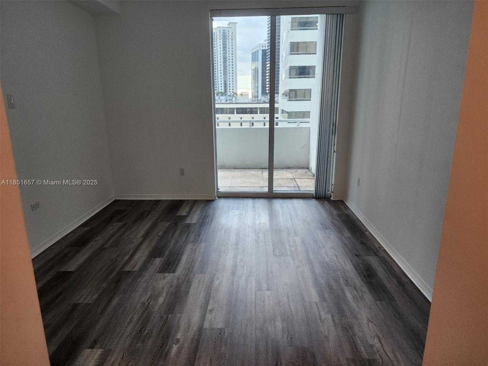 Small Image of 951 BRICKELL AVE #1007, Miami Number 23