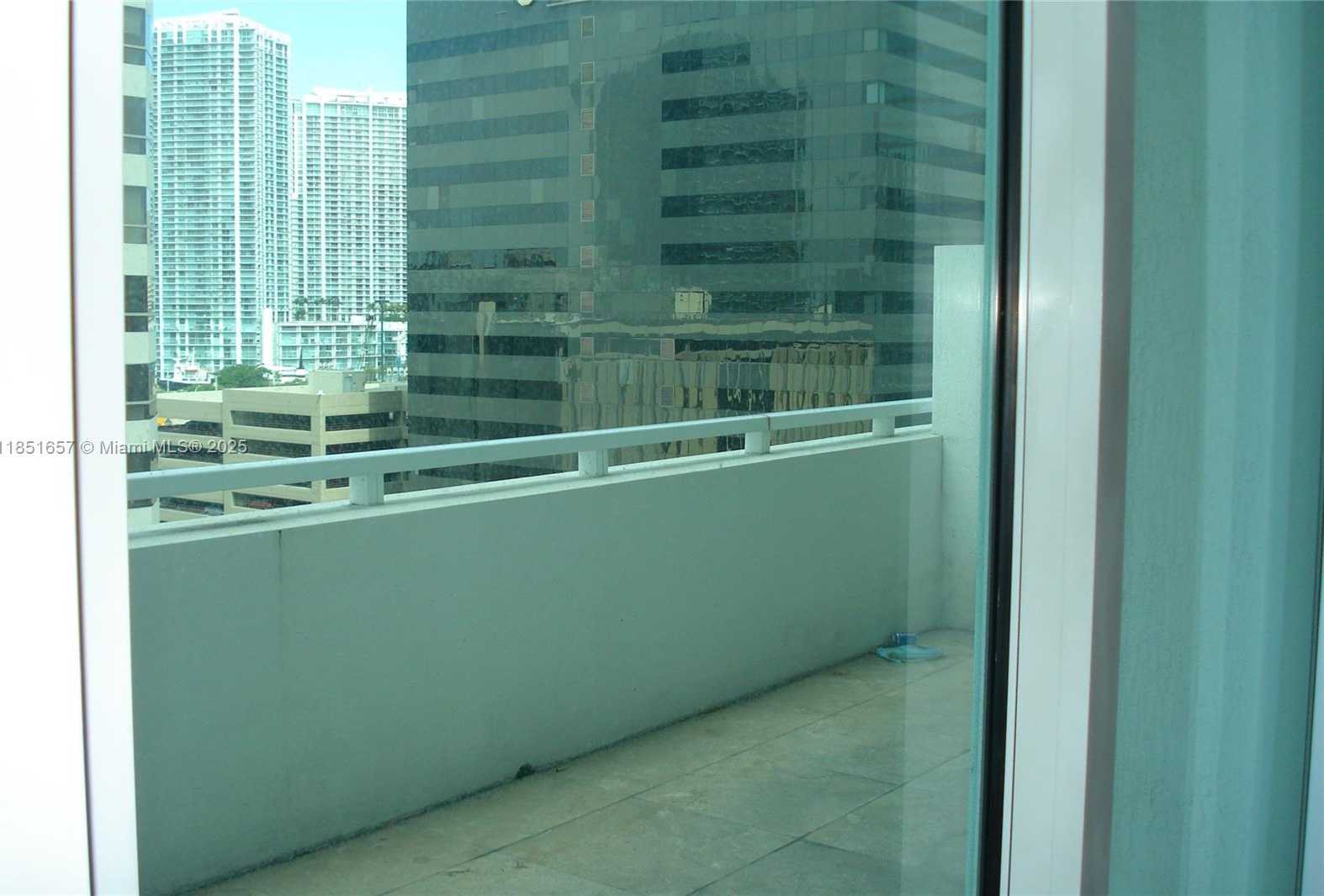 Small Image of 951 BRICKELL AVE #1007, Miami Number 4