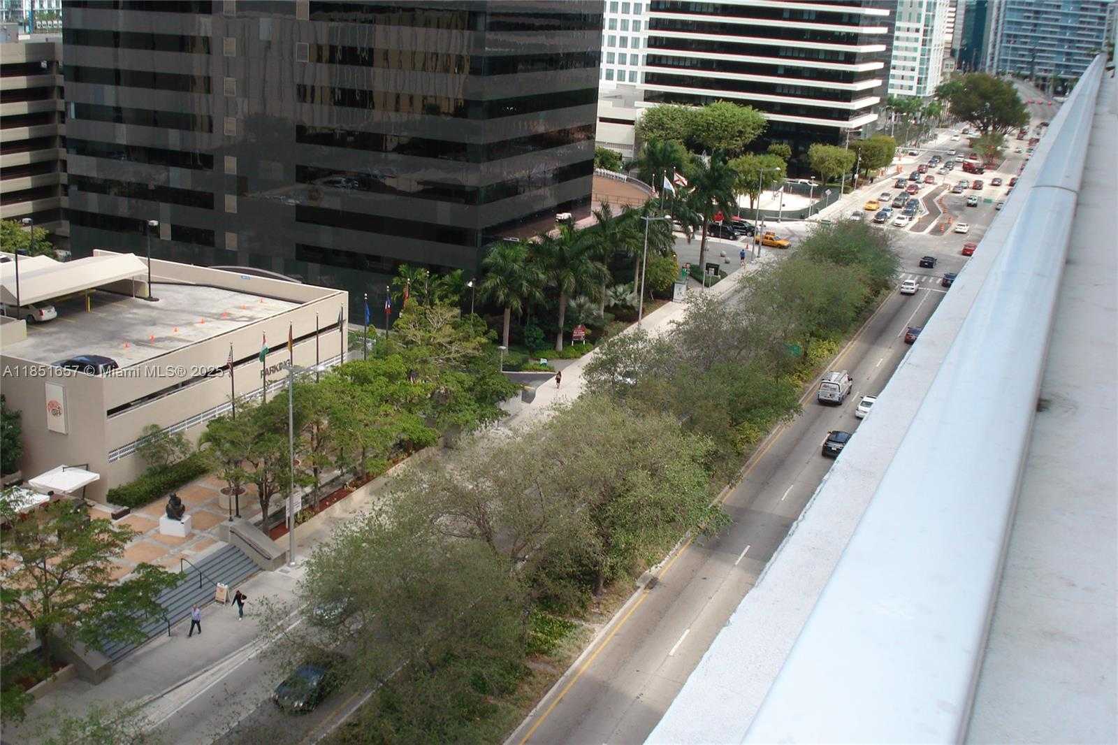 Small Image of 951 BRICKELL AVE #1007, Miami Number 7