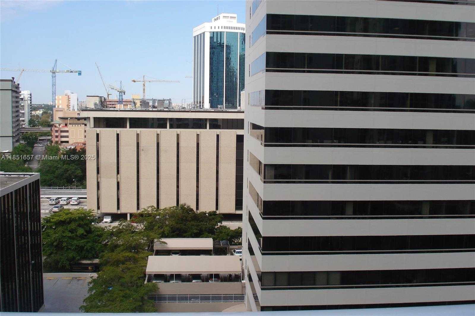 Small Image of 951 BRICKELL AVE #1007, Miami Number 8