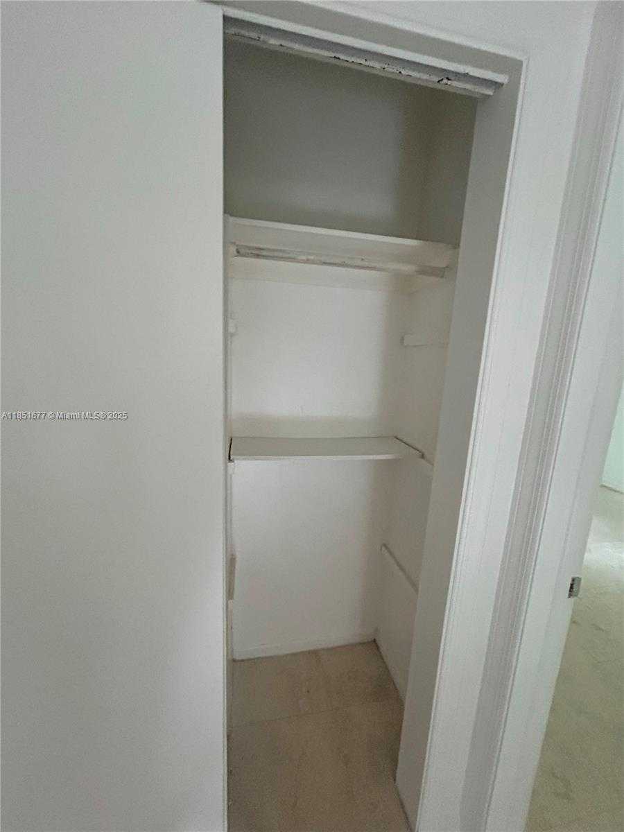 Small Image of 3549 LOQUAT AVE #421, Miami Number 11