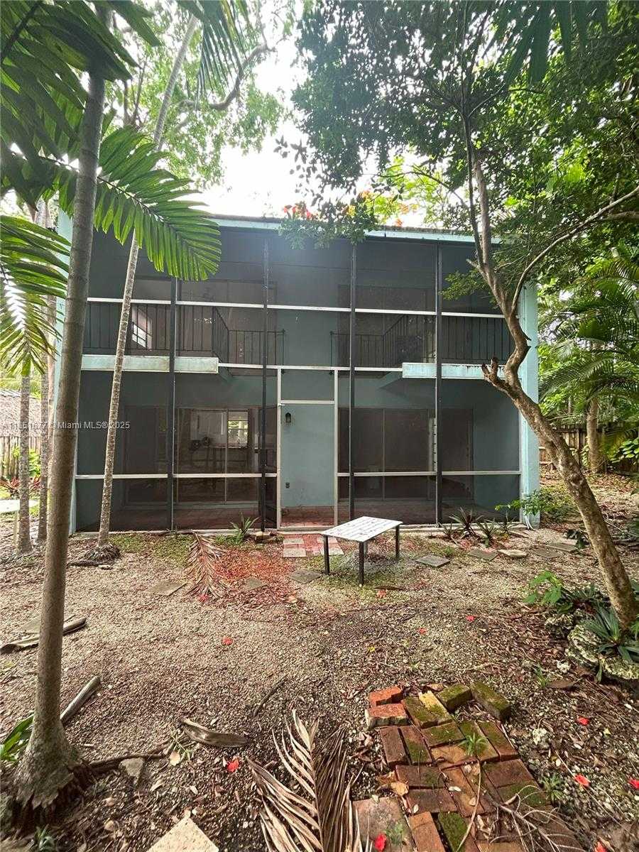 Small Image of 3549 LOQUAT AVE #421, Miami Number 21